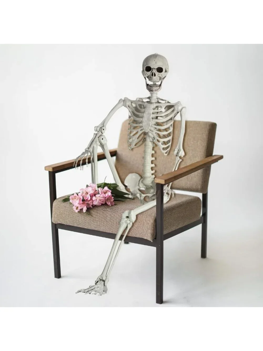 Life-Size 5.4ft Posable Halloween Skeleton - Movable Joints for Spooky Décor